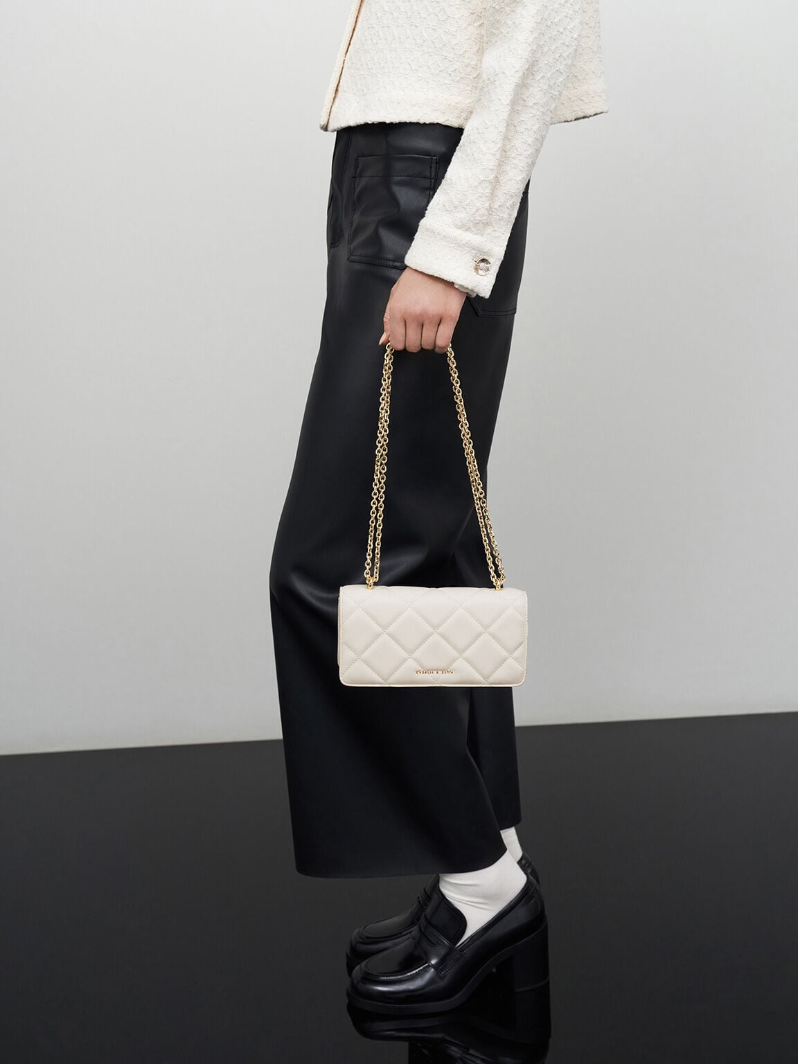 CHARLES & KEITH Latest / Paffuto Quilted Wallet On Chain - Cream