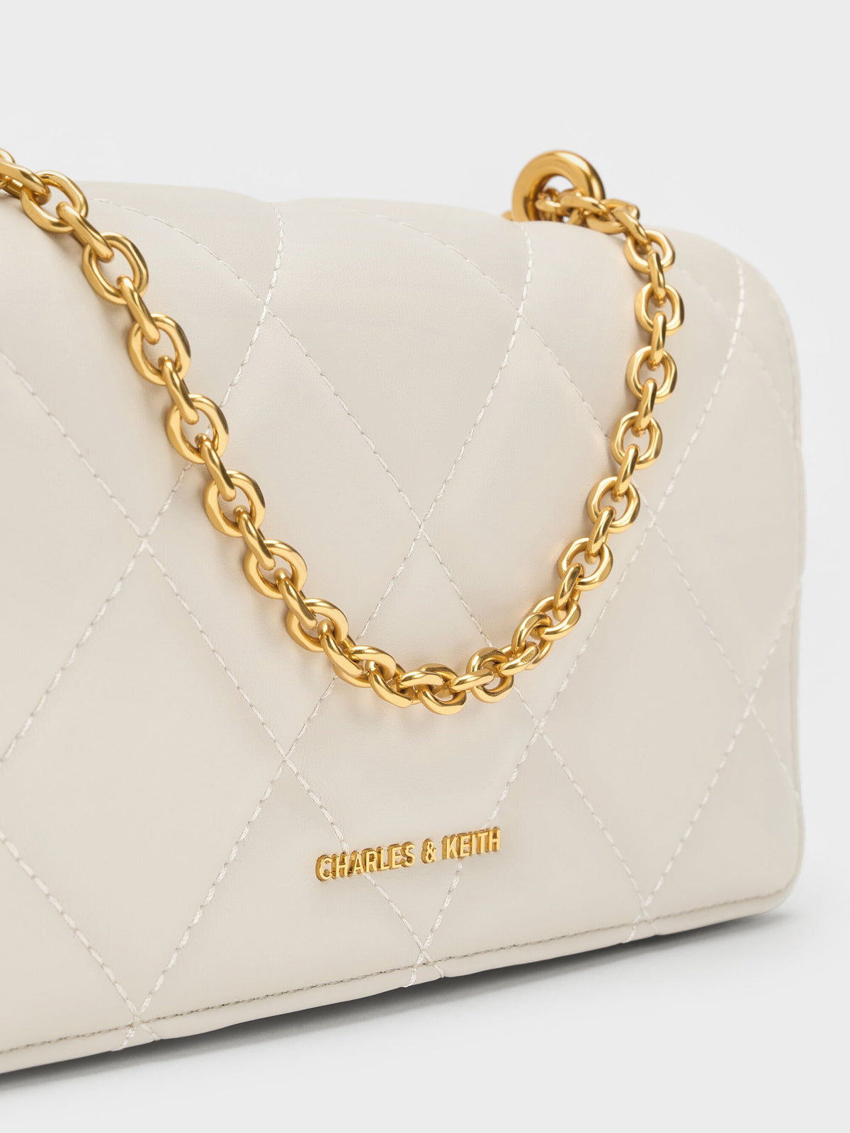 CHARLES & KEITH Latest / Paffuto Quilted Wallet On Chain - Cream