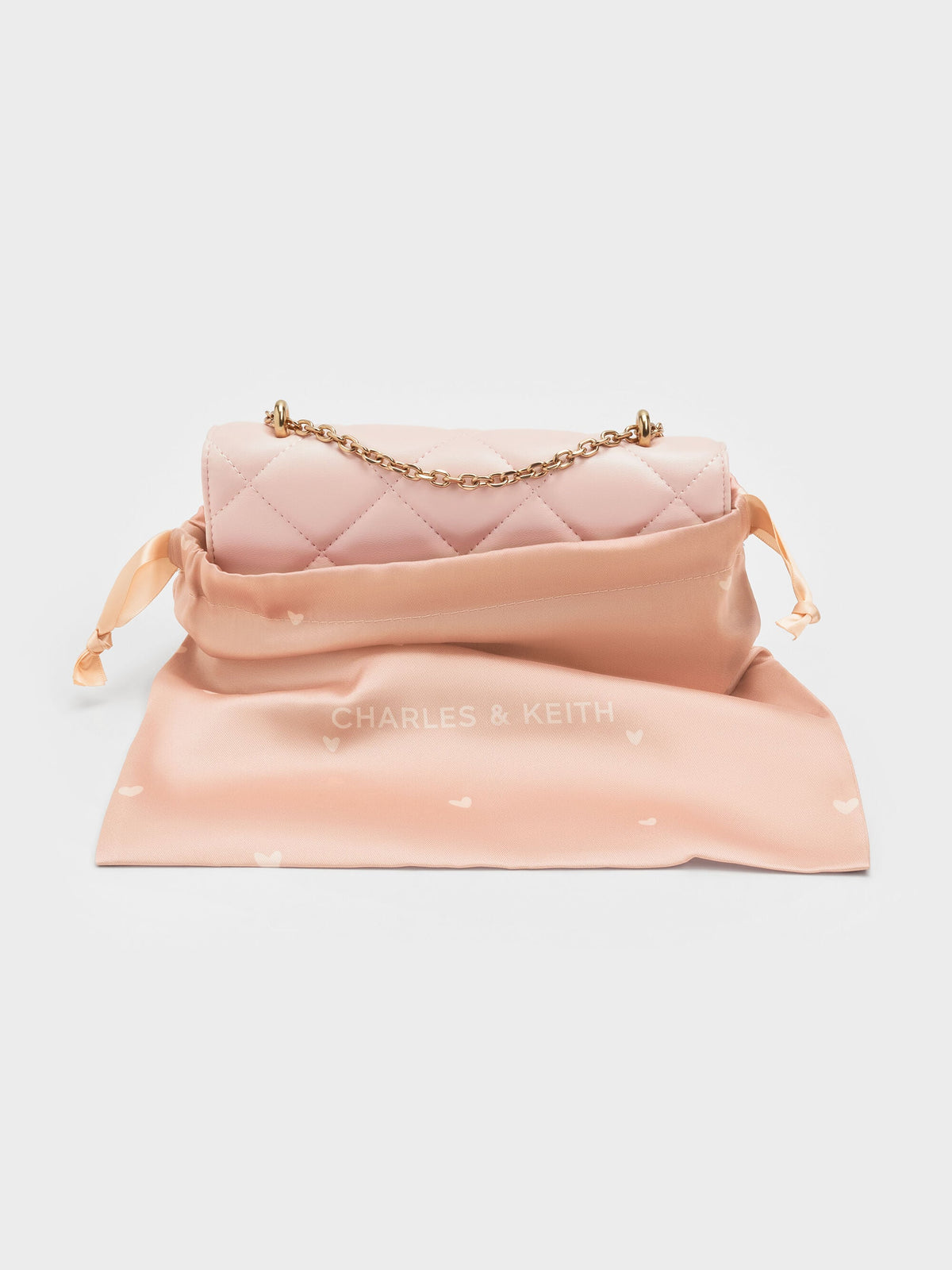 CHARLES & KEITH Signature / Paffuto Quilted Wallet On Chain - Soft Pink