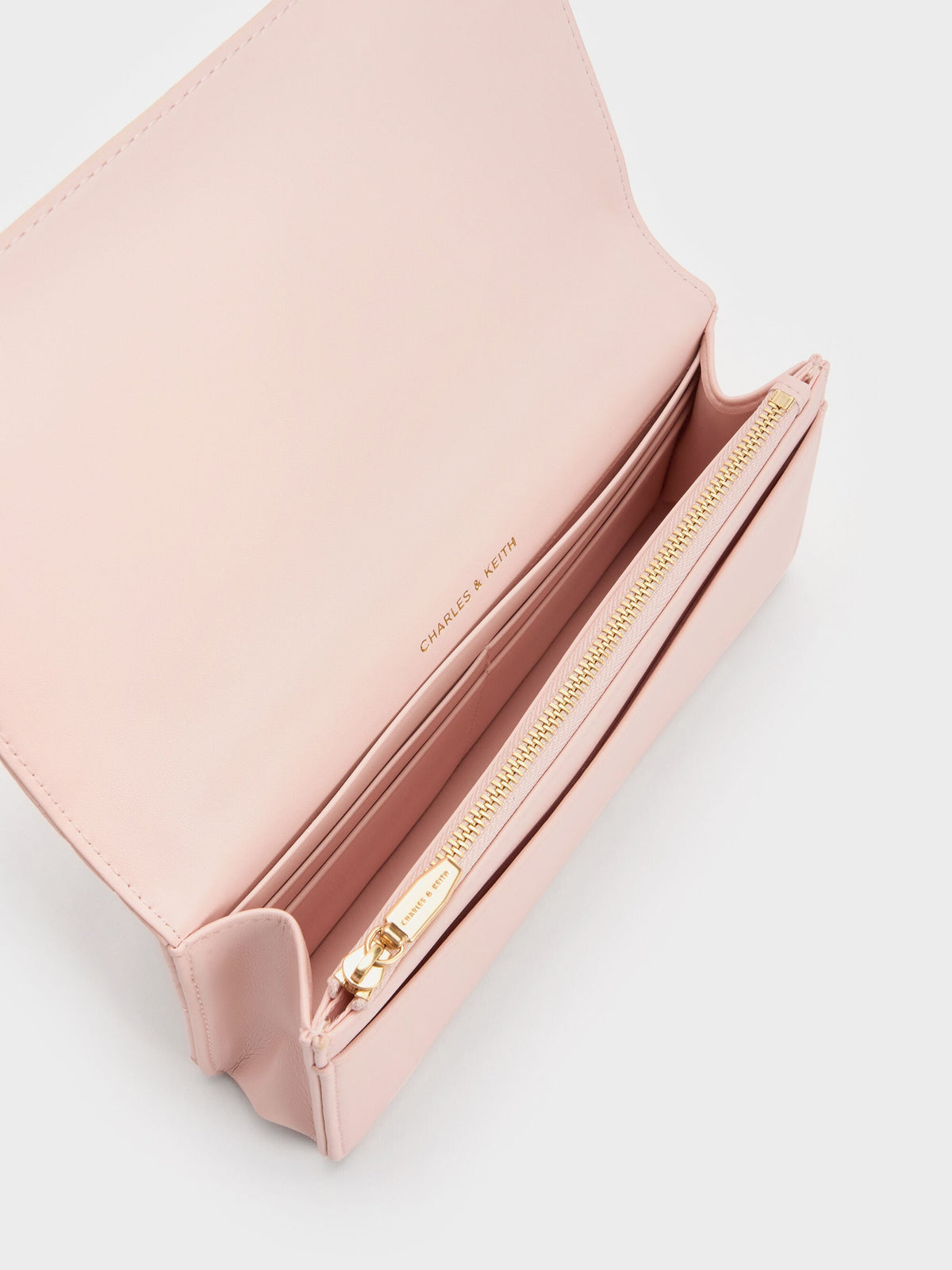 CHARLES & KEITH Signature / Paffuto Quilted Wallet On Chain - Soft Pink