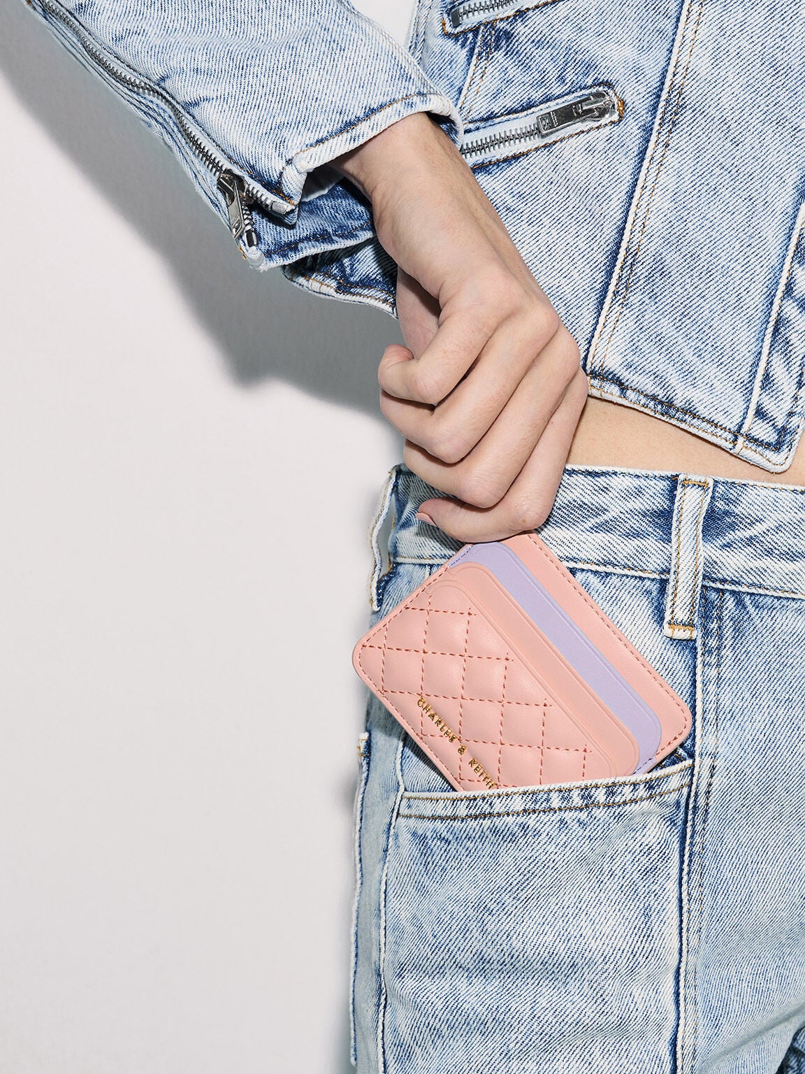 CHARLES & KEITH Hot Sale / Cleo Two-Tone Quilted Card Holder - Pink