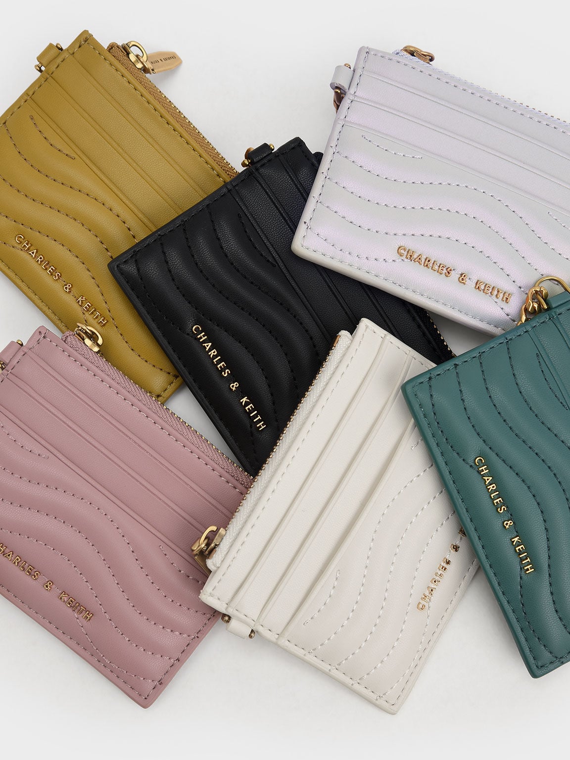 CHARLES & KEITH Quality / Aubrielle Wavy-Stitch Card Holder - Cream